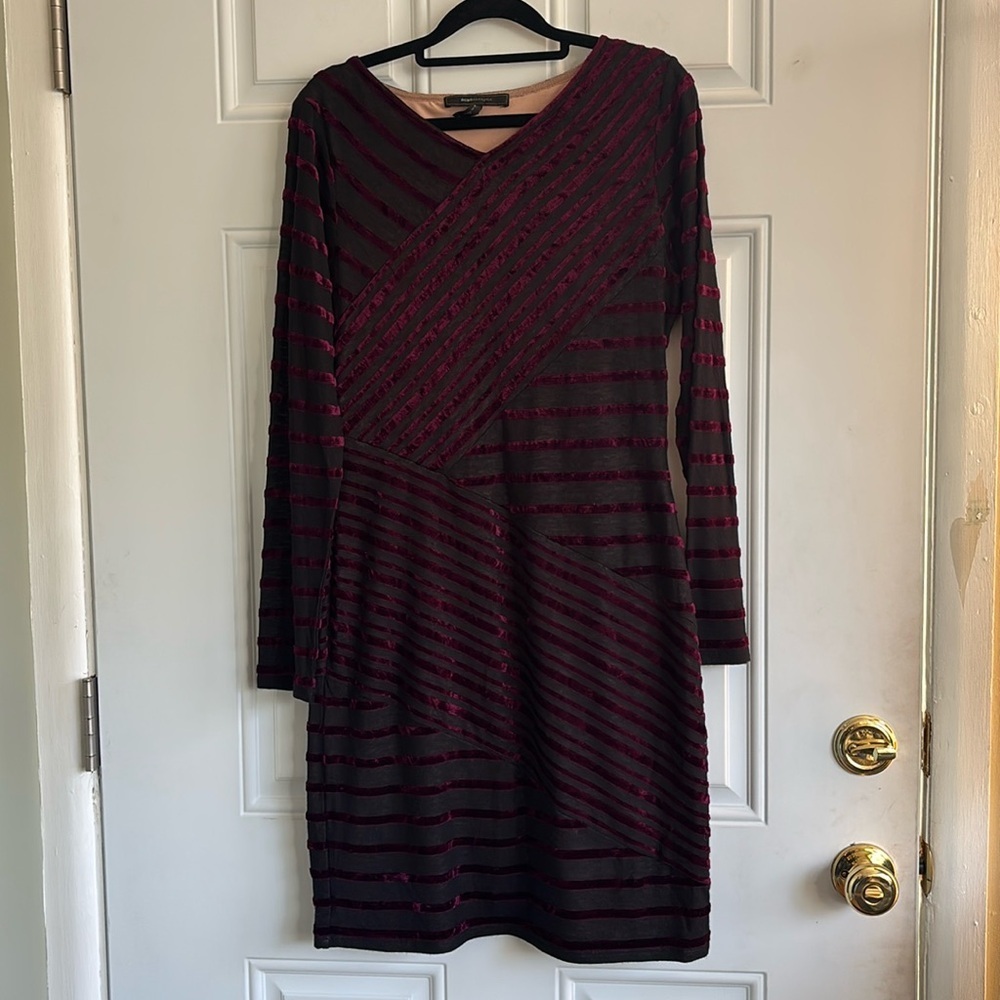 ❤️2/$15 or 3/$21❤️BCBG Maxazria Striped Dress, Size Medium